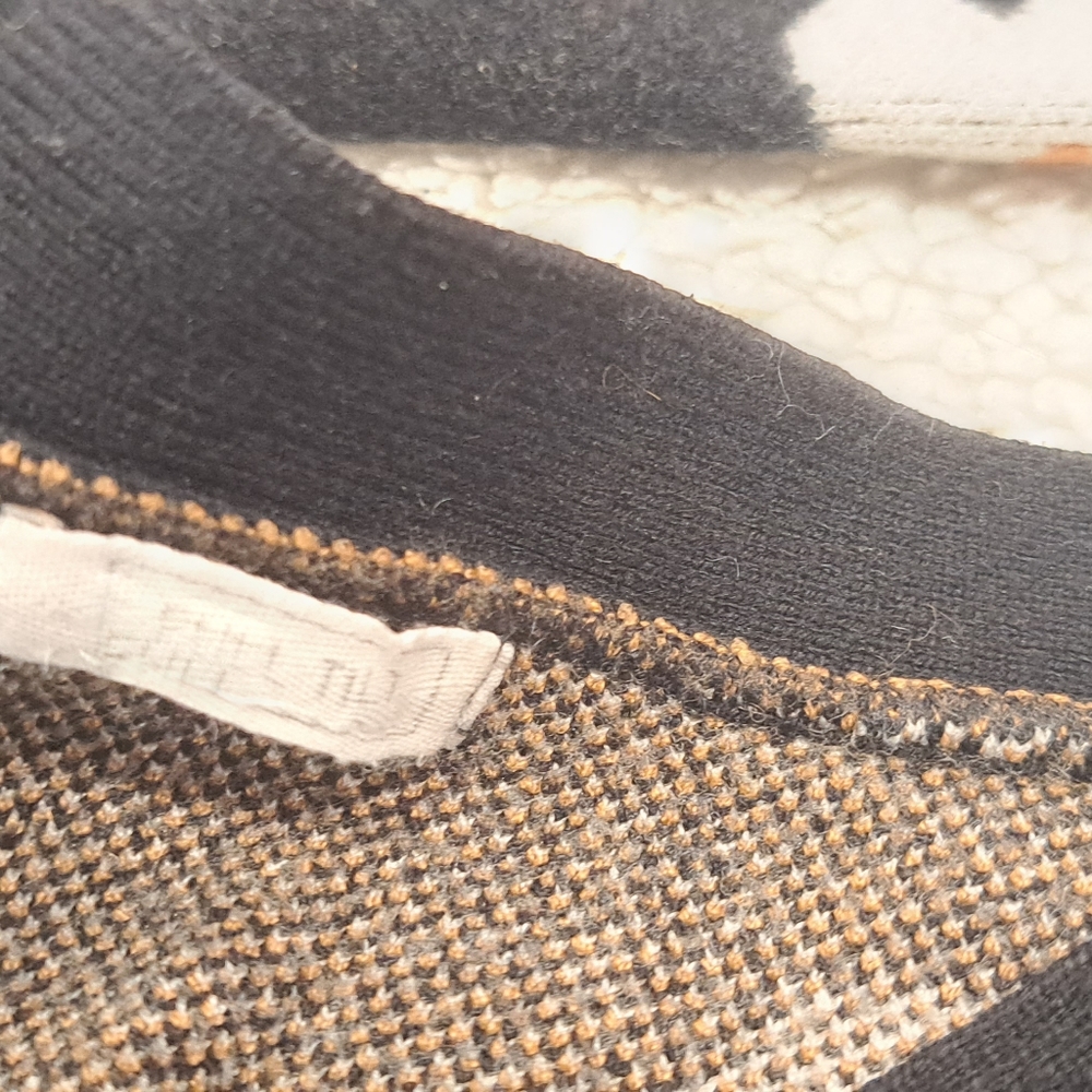 Sweater - Picture 2 of 8